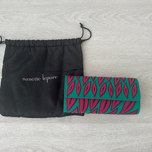 Nanette Lepore Clutch Green Fuchsia Pink Leather Leaves Stitched (Never Worn) - Picture 3 of 8
